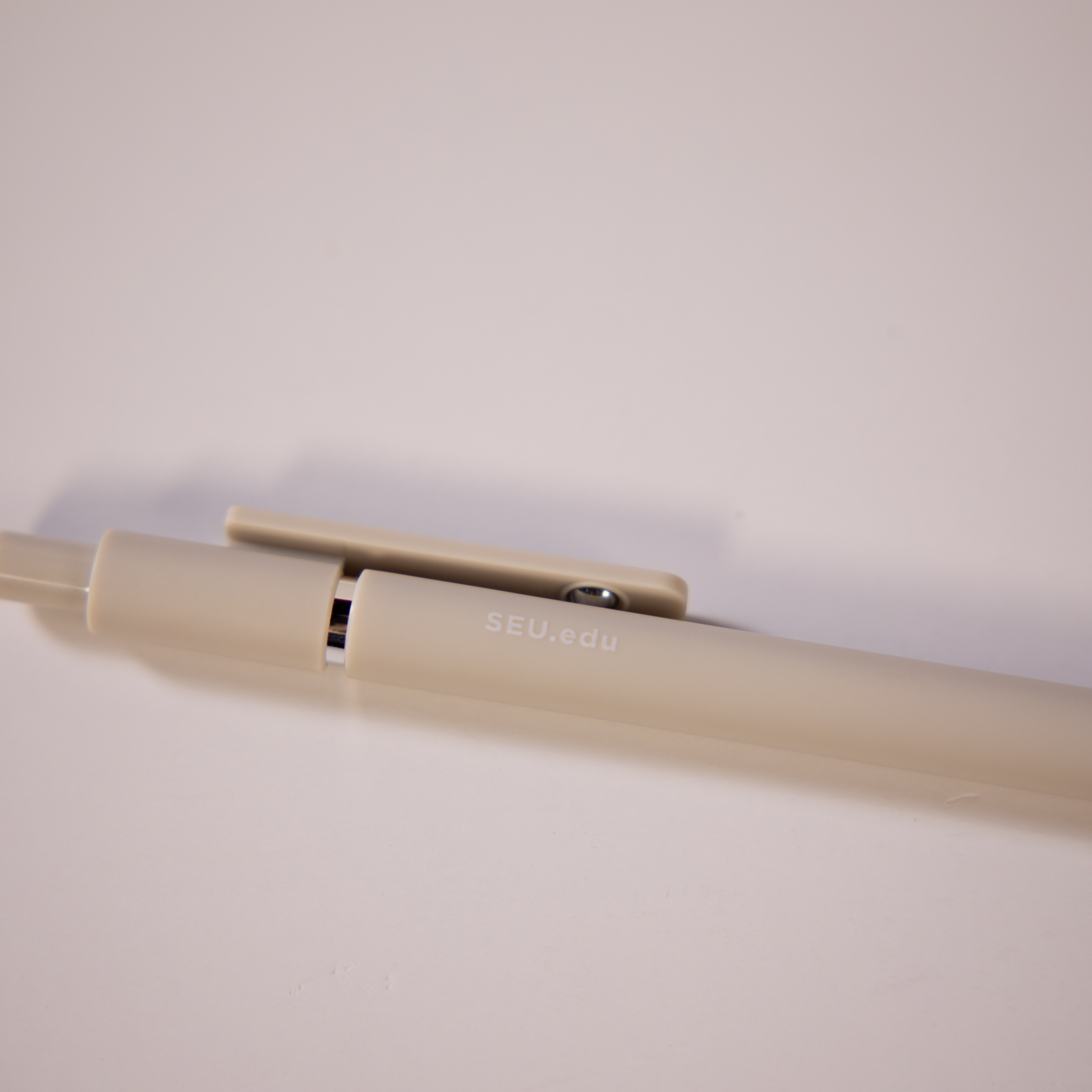 Stationary - Fine Point White SEU Pen