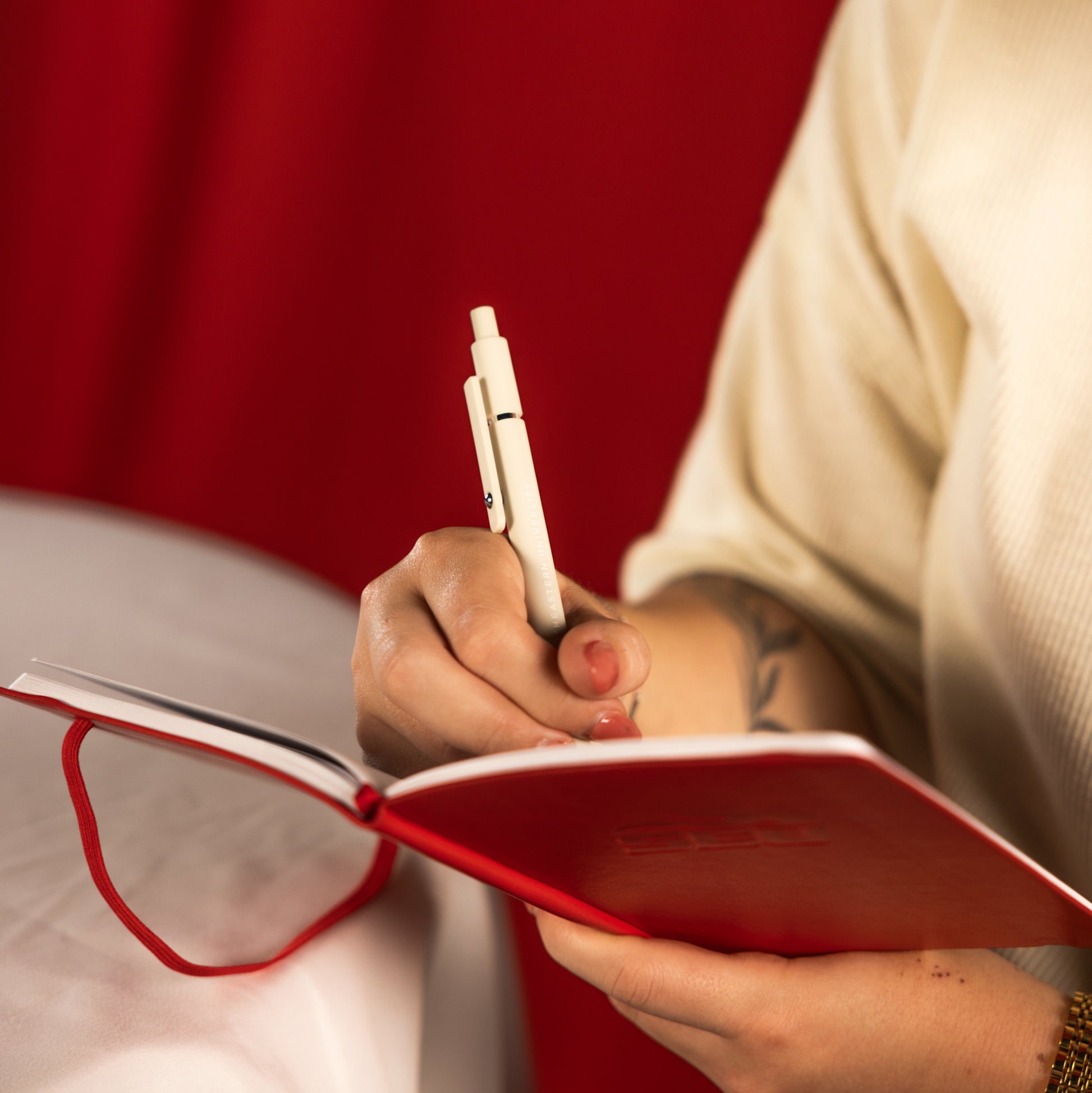 Stationary - Fine Point White SEU Pen